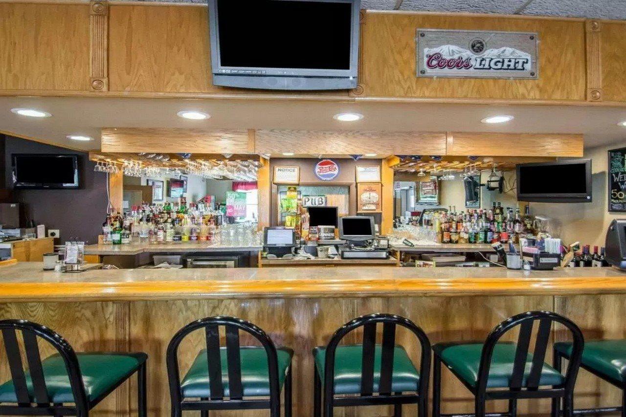 Rodeway Inn Lakeville Екстериор снимка