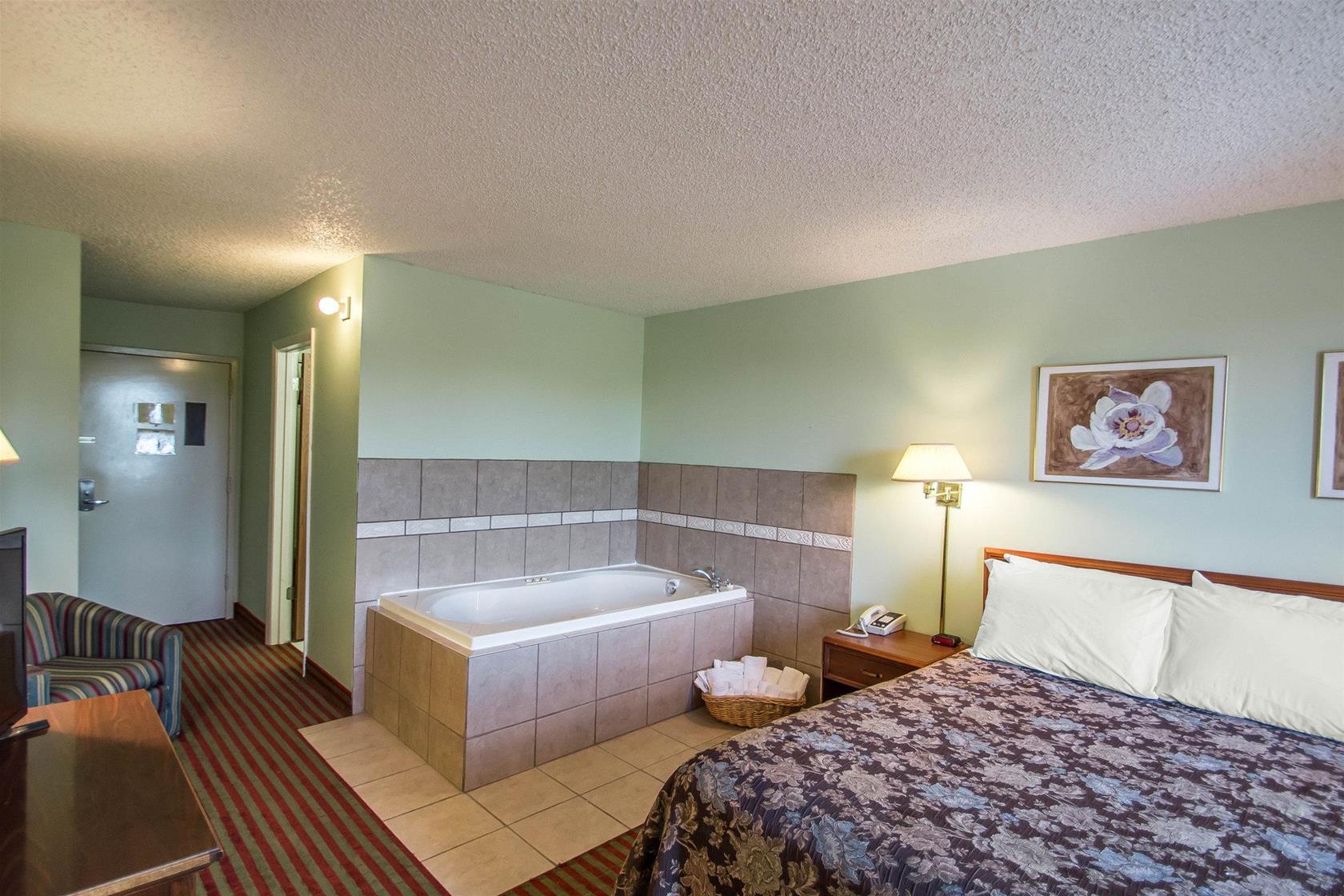 Rodeway Inn Lakeville Екстериор снимка