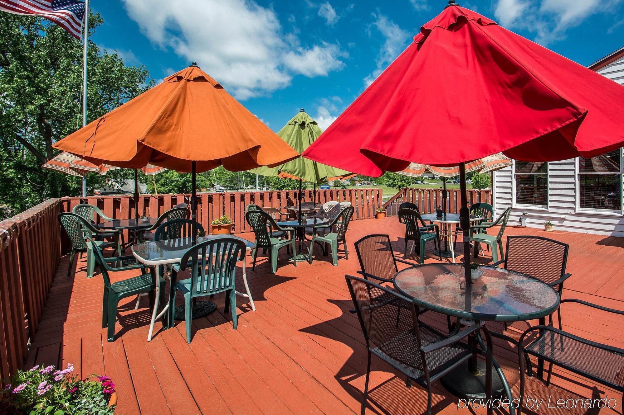 Rodeway Inn Lakeville Екстериор снимка
