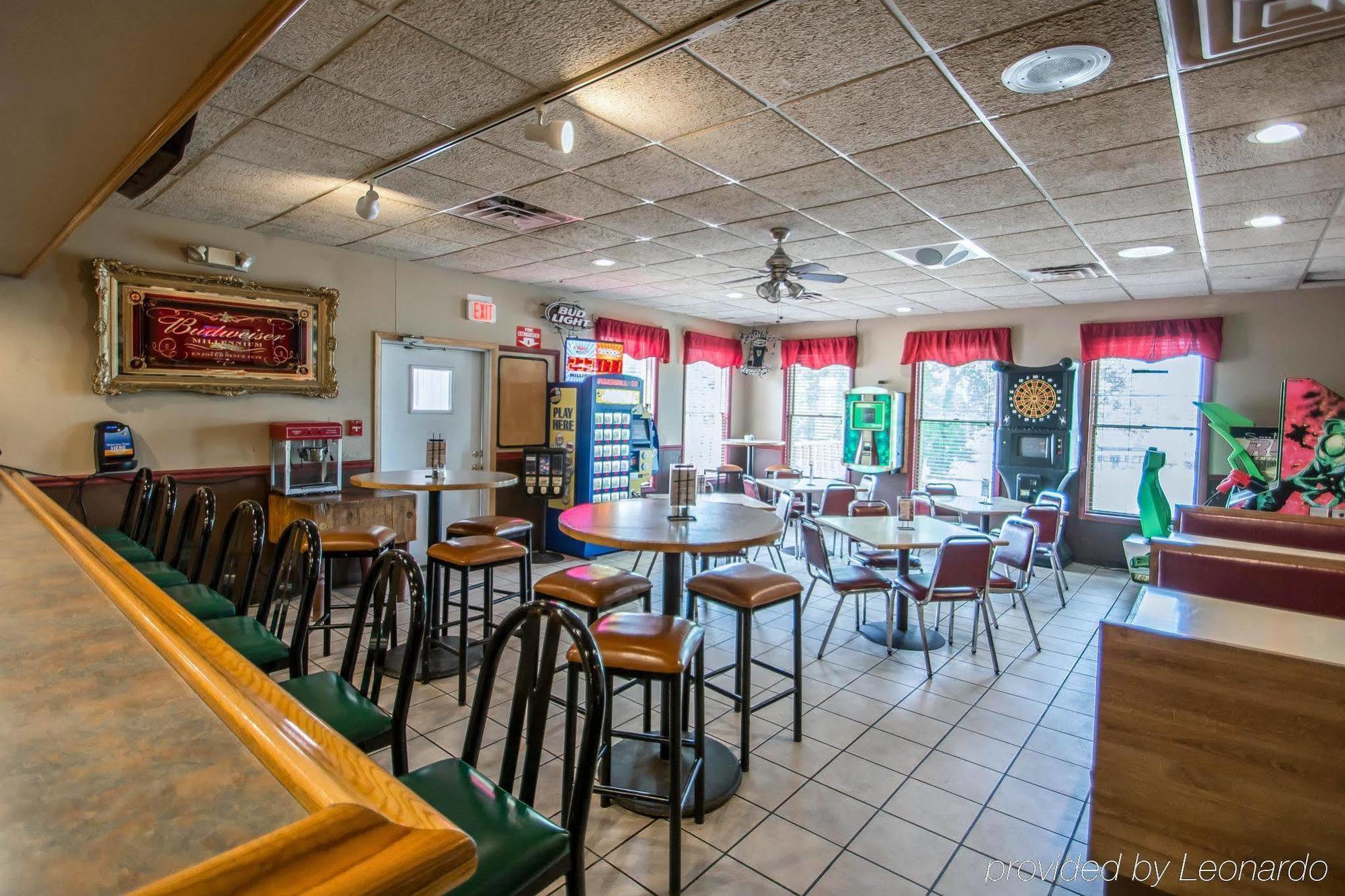 Rodeway Inn Lakeville Екстериор снимка